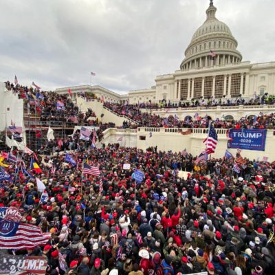 La Casa Blanca Vs El Capitolio