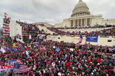 La Casa Blanca Vs El Capitolio